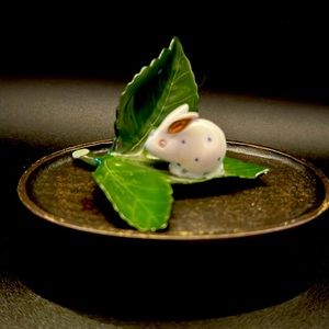 Herend Bunny on a leaf